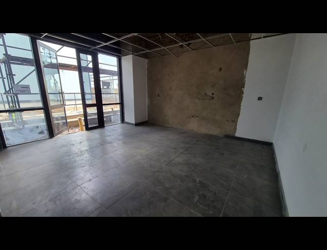 3,651M² WAREHOUSE TO LET IN JET PARK
